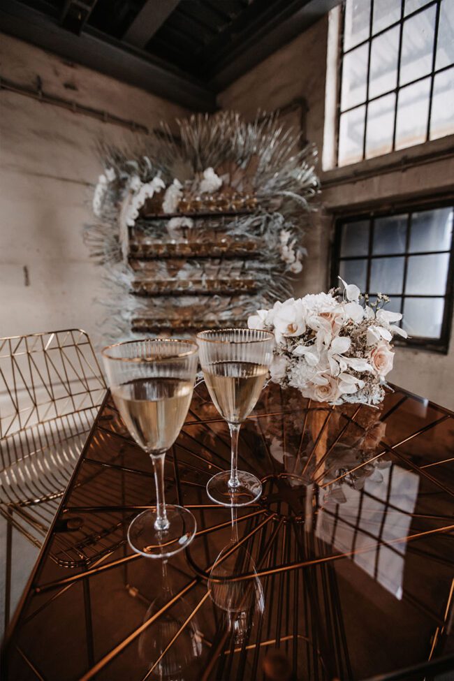 Wire Bar Table in gold Stehtisch - Image 2